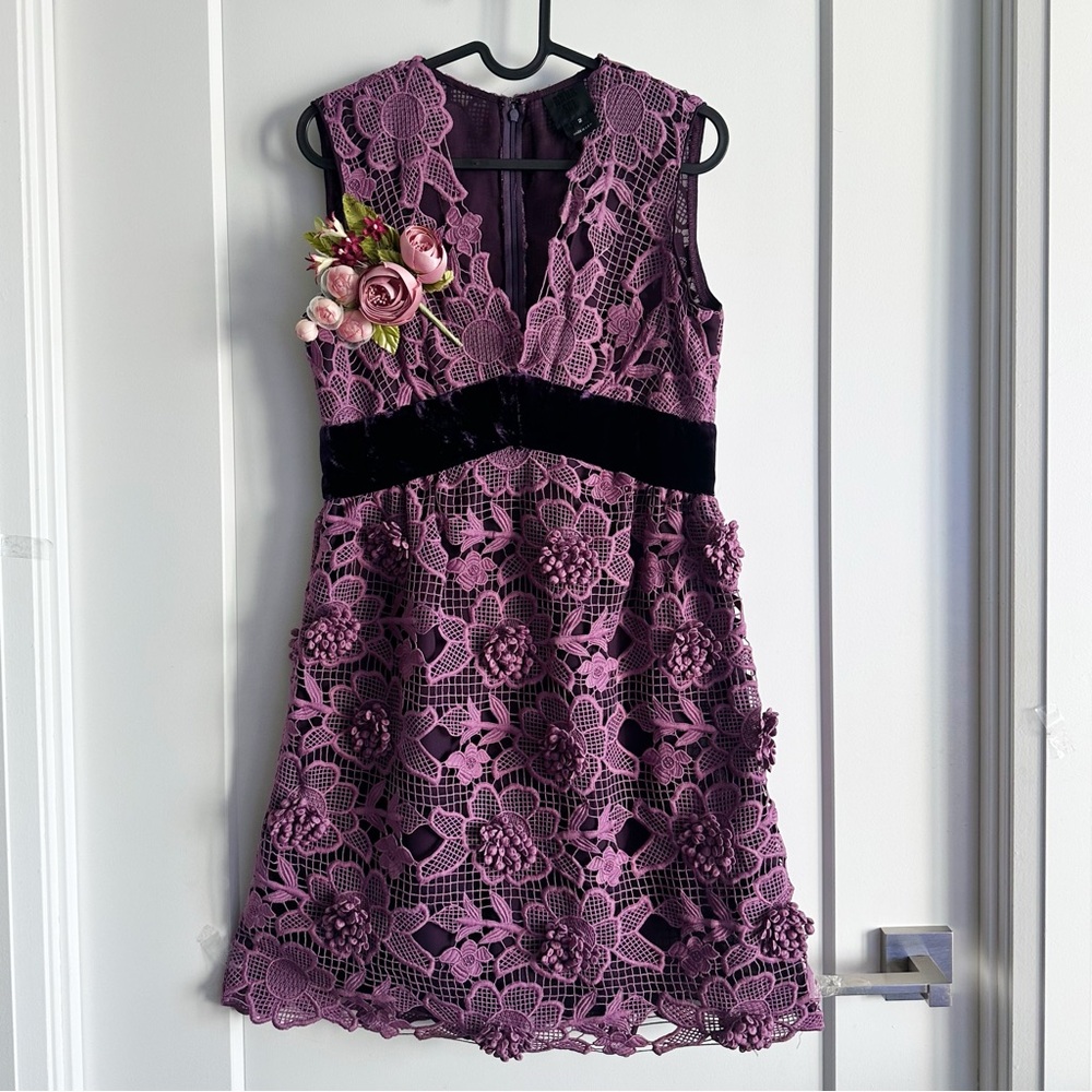 Anna Sui Floral Brooch Velvet Waistband Purple Evening Floral Lace Dress